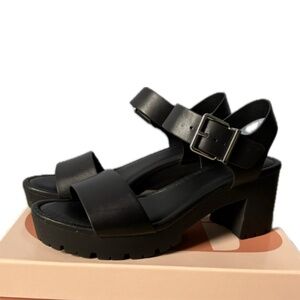 Gianni Bini Chunky Black platform Block Heels with silver buckle Open toe
